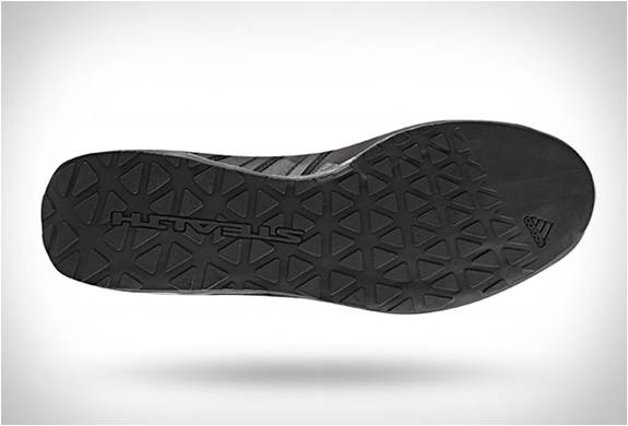 adidas-terrex-solo-stealth-3.jpg | Image