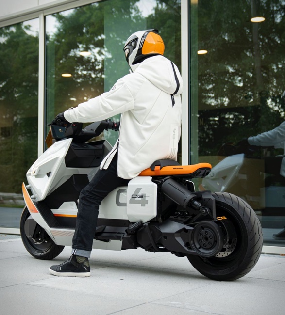bmw-definition-ce-04-scooter-2.jpg | Image