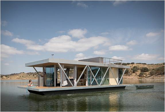 Casa-barco Flutuante | Image