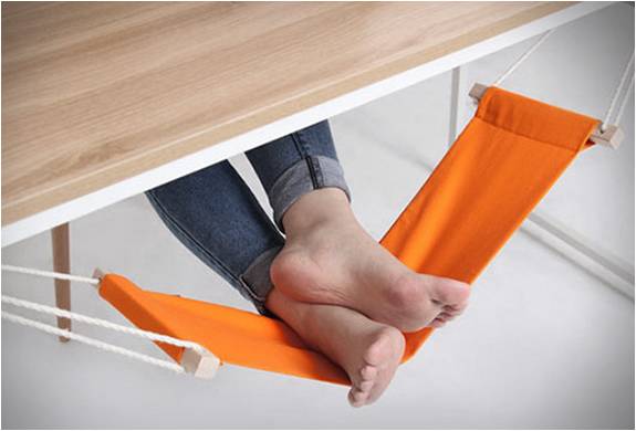 fuut-under-desk-foot-hammock-2.jpg | Image