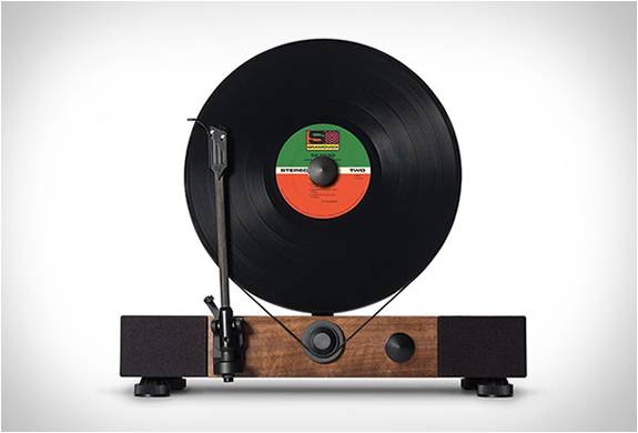 Radiola Vertical - Floating Record Vertical Turntable | Image