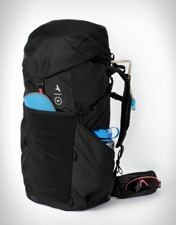 moment-strohl-mountain-light-backpack-2.jpg | Image