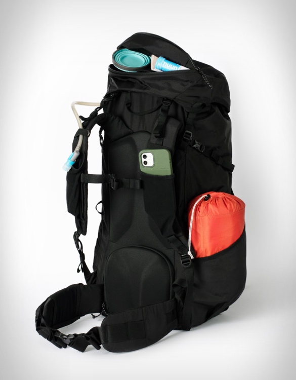moment-strohl-mountain-light-backpack-3.jpg | Image