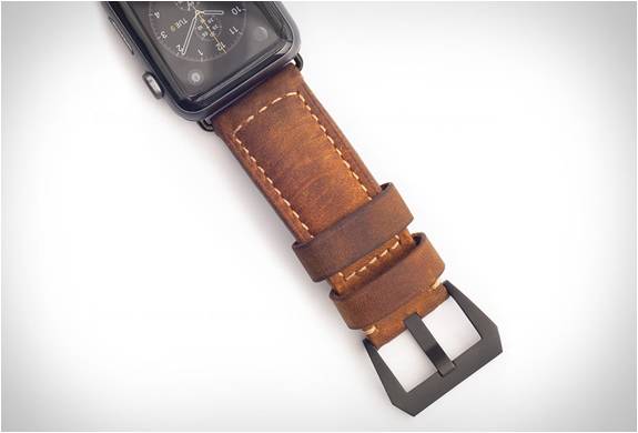 nomad-leather-strap-apple-watch-3.jpg | Image