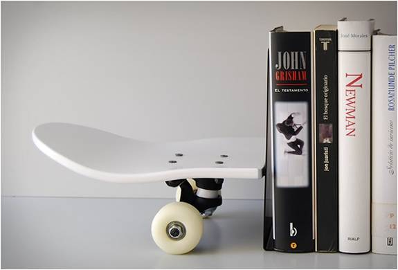 suporte-livros-skate-2.jpg | Image