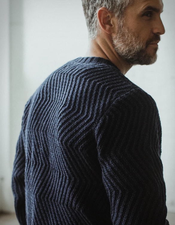 taylor-stitch-wave-sweater-4.jpg | Image