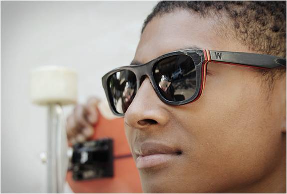 Óculos De Sol De Madeira Com Skate Reciclados | Image