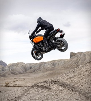 A Harley Davidson lançou sua primeira moto de aventura - PAN AMERICA - Imagem - 2