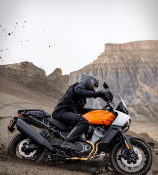 A Harley Davidson lançou sua primeira moto de aventura - PAN AMERICA - Imagem - 5